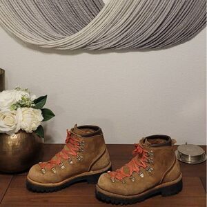 Vasque Women's Lace Up Boots - Brown and Orange